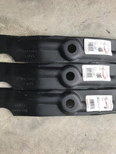 Load image into Gallery viewer, Rotary Set of 3 11479 17.9" Blades