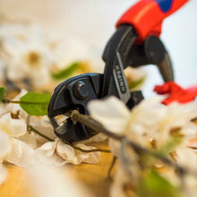 Load image into Gallery viewer, Knipex 71 32 200 Comfort Grip High Leverage CoBolt Cutter with Notch and Spring