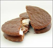 Load image into Gallery viewer, Burtons Jammie Wagon Wheels 6 Pack x 4
