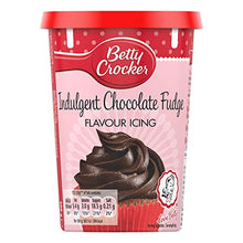 Load image into Gallery viewer, Betty Crocker - Chocolate Fudge Icing - 400g
