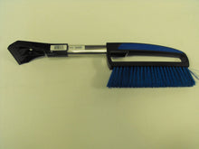 Load image into Gallery viewer, Thundersnow Robust Handy Snowbrush By ISE
